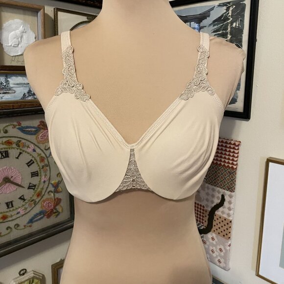 Wacoal Beige Bodysuede® Ultra Full Figure Seamless Underwire Bra Size 36D - Picture 1 of 4